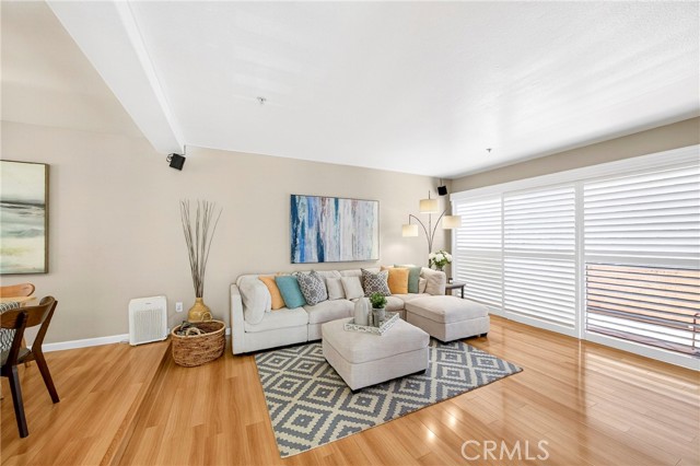 Detail Gallery Image 5 of 26 For 5342 Bishop, Cypress,  CA 90630 - 2 Beds | 2/1 Baths