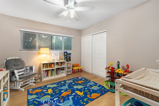 6207 Capistrano Avenue, Woodland Hills CA: https://media.crmls.org/medias/5df12076-ee80-4d63-acc1-7e3e44d63d3c.jpg