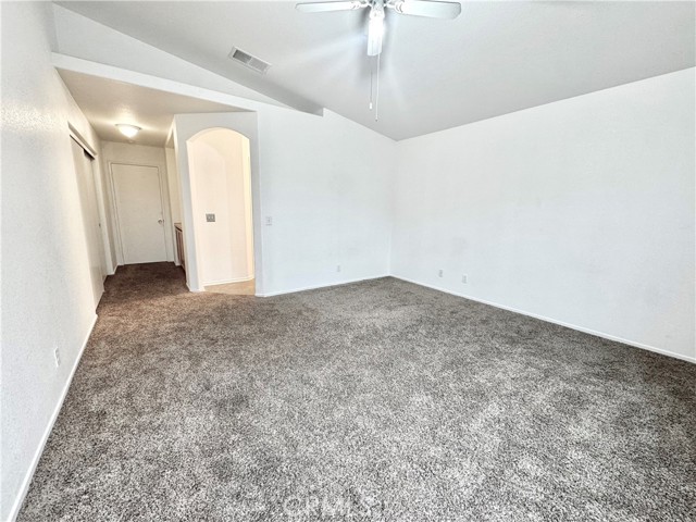 12733 Appian Avenue, Victorville CA: https://media.crmls.org/medias/5df17e3b-17f1-47af-9eca-5a8a789619a4.jpg