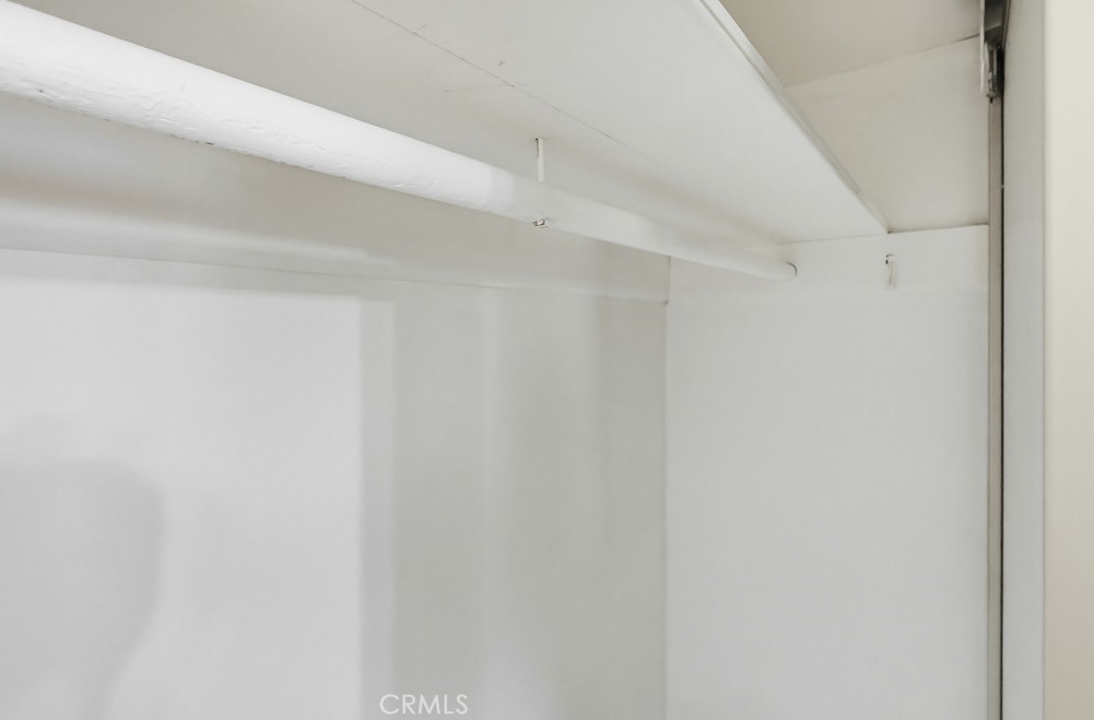 https://media.crmls.org/medias/5df17fdc-7480-433d-bca6-ebb543b2dd1c.jpg?preset=X-Large