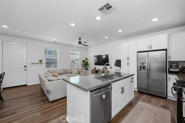 Detail Gallery Image 14 of 38 For 14562 Sienna Pl, Corona,  CA 92880 - 3 Beds | 2/1 Baths