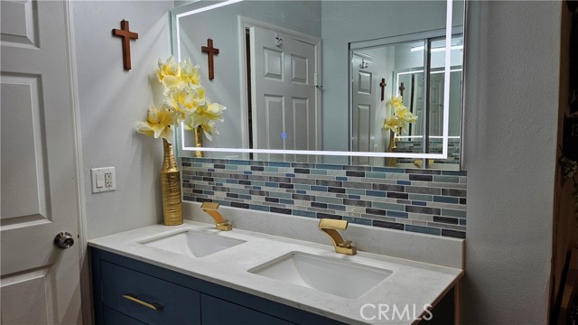 Detail Gallery Image 36 of 44 For 17912 Gridley Rd, Artesia,  CA 90701 - 4 Beds | 3 Baths