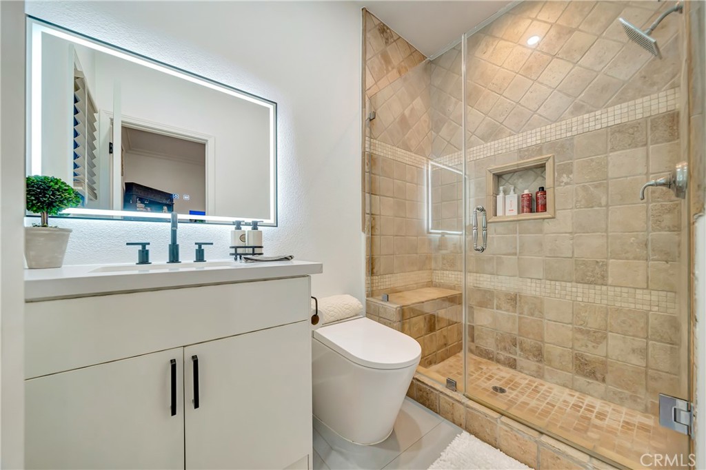 https://media.crmls.org/medias/5df272e1-c61a-4934-ab58-7f1acfb24519.jpg?preset=X-Large