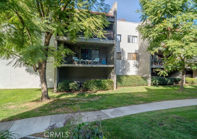 Detail Gallery Image 1 of 25 For 250 E Fern Ave #107,  Redlands,  CA 92373 - 2 Beds | 2 Baths