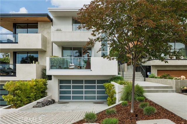 68 E F Street, Encinitas CA: https://media.crmls.org/medias/5df3bfd1-f669-4128-b22a-a2753fa4904c.jpg