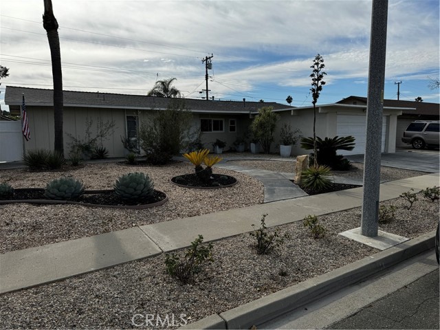 Detail Gallery Image 1 of 25 For 957 Magellan St, Costa Mesa,  CA 92626 - 4 Beds | 2 Baths