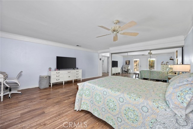 5904 Medio Luna Avenue, Bakersfield CA: https://media.crmls.org/medias/5df5355f-ea41-42af-8a60-de11833a4a94.jpg