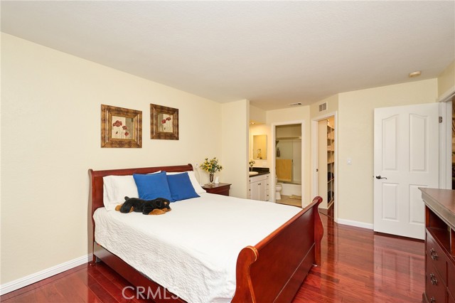 25591 Indian Hill Lane, Laguna Hills CA: https://media.crmls.org/medias/5df543c6-2166-46f1-b1db-6a0ecda61423.jpg