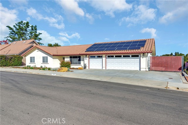 Detail Gallery Image 2 of 38 For 557 Andrea Cir, Paso Robles,  CA 93446 - 4 Beds | 2 Baths