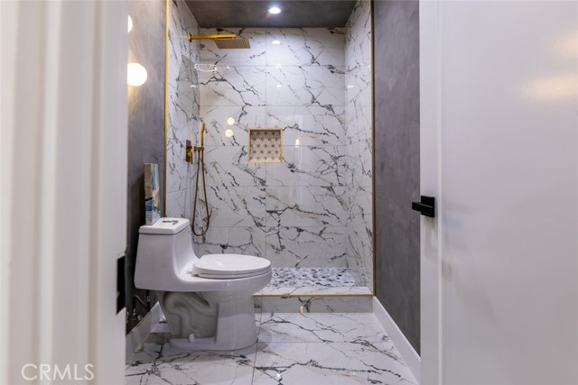 Detail Gallery Image 29 of 32 For 4731 W El Segundo Bld, Hawthorne,  CA 90250 - 3 Beds | 2 Baths
