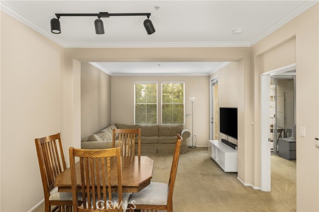 Detail Gallery Image 3 of 39 For 2304 Watermarke, Irvine,  CA 92612 - 1 Beds | 1 Baths