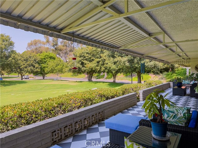5472 Paseo Del Lago E, Laguna Woods CA: https://media.crmls.org/medias/5df73071-ab23-4949-90b7-08744066e0b6.jpg