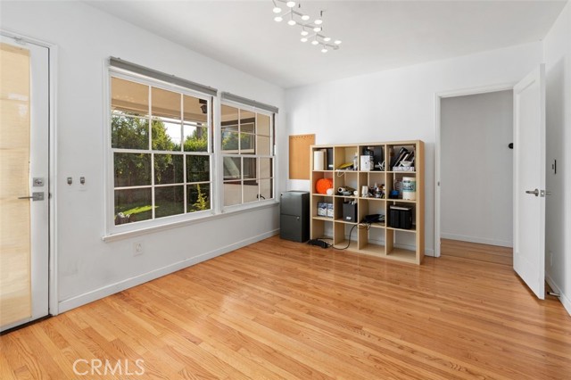 Detail Gallery Image 19 of 37 For 738 Stonehurst Dr, Altadena,  CA 91001 - 2 Beds | 1 Baths