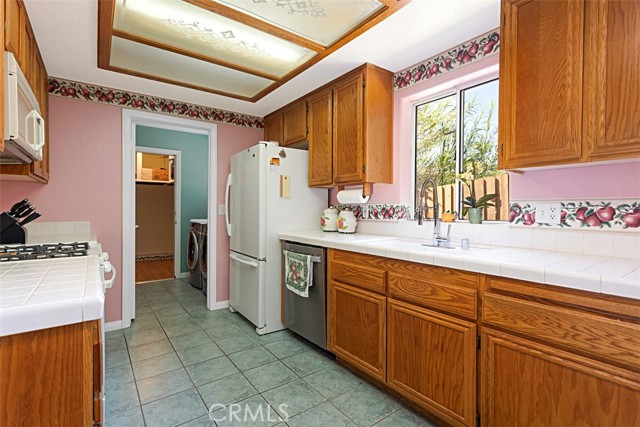 Detail Gallery Image 12 of 33 For 1432 Janis Lynn Ln, Vista,  CA 92083 - 3 Beds | 2/1 Baths