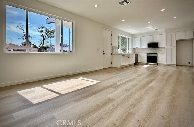 Image 10 of 63 For 6168 Briercrest Avenue
