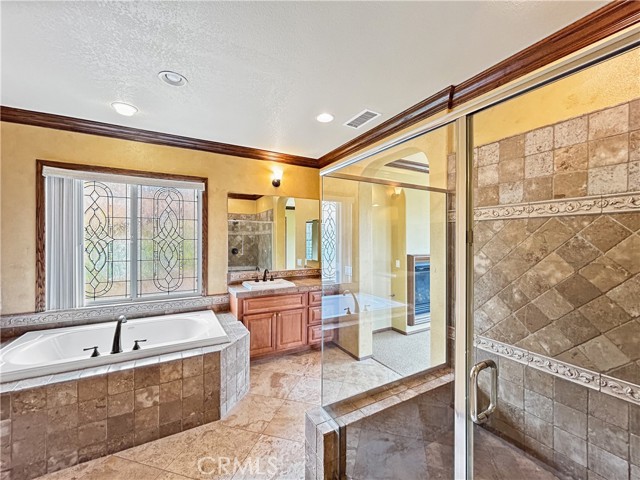 Detail Gallery Image 3 of 11 For 7786 Sanctuary Dr, Corona,  CA 92883 - 4 Beds | 3/1 Baths