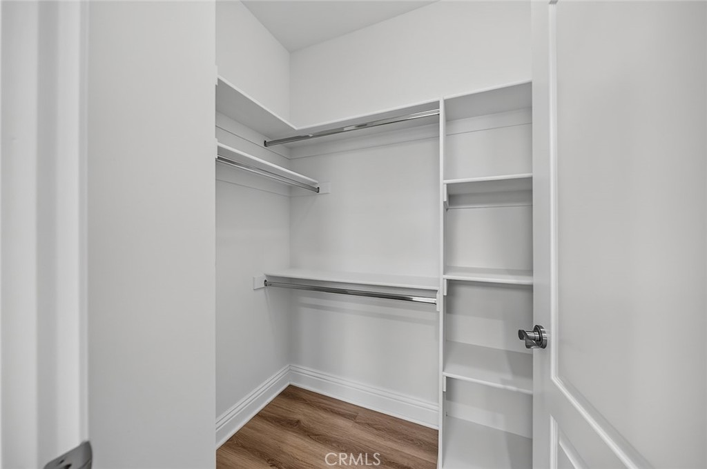 https://media.crmls.org/medias/5df8e9d2-d8c5-4fed-8324-6ca33bc7c1a6.jpg?preset=X-Large