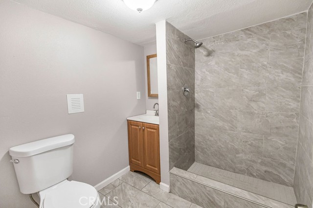 Detail Gallery Image 8 of 27 For 5867 Eucalyptus Ave, Winton,  CA 95388 - 4 Beds | 2 Baths