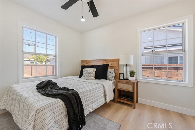 619 N Townsend Street, Santa Ana CA: https://media.crmls.org/medias/5df9ddef-8474-459c-887b-8054ee9642c6.jpg