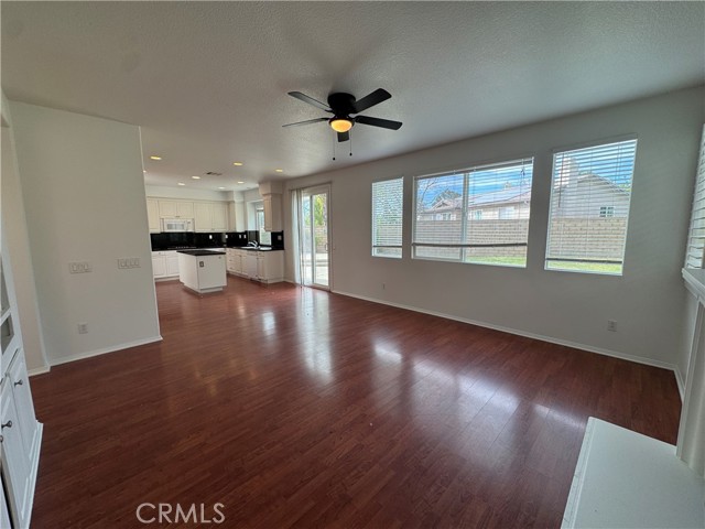 Detail Gallery Image 13 of 57 For 22219 Trinity Pl, Saugus,  CA 91390 - 5 Beds | 3 Baths