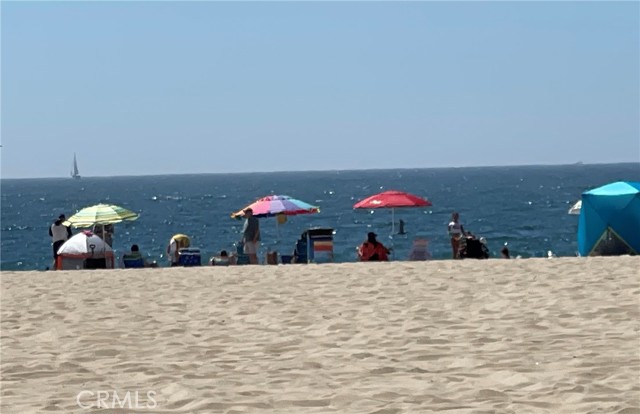 Minutes from the sand...Swim, Surf, Bodyboard or just kick back under your umbrella!