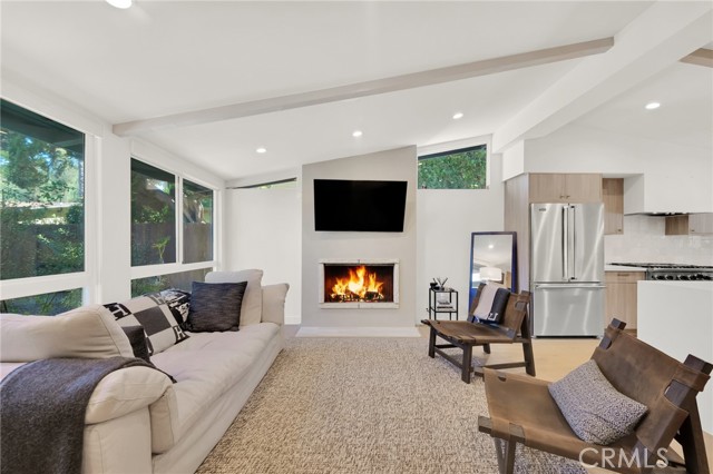 Detail Gallery Image 20 of 40 For 4941 Rigoletto St, Woodland Hills,  CA 91364 - 3 Beds | 2/1 Baths