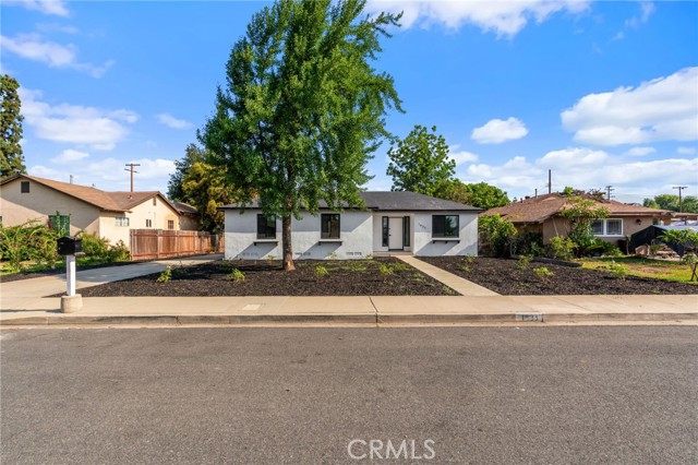 Detail Gallery Image 4 of 42 For 1433 Ashport St, Pomona,  CA 91768 - 3 Beds | 2 Baths
