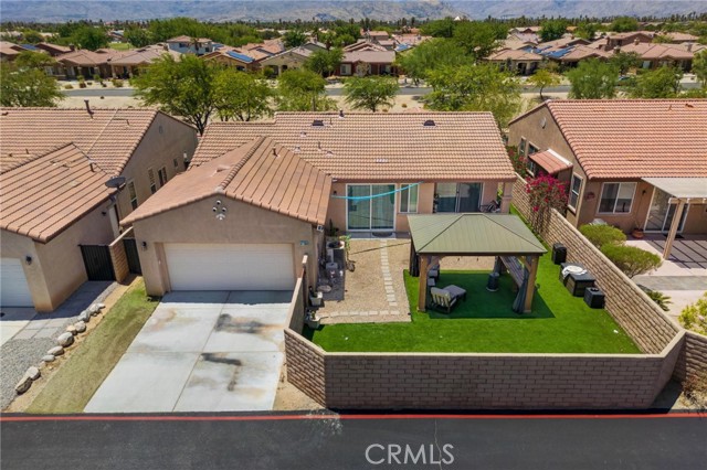 67760 Rio Vista Drive, Cathedral City CA: https://media.crmls.org/medias/5dfd1208-8503-4f3c-be0b-e2b77e2c15be.jpg