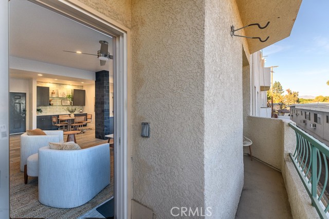 Detail Gallery Image 10 of 34 For 5420 Sylmar Ave #202,  Sherman Oaks,  CA 91401 - 2 Beds | 2 Baths