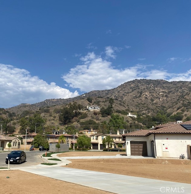 Beautiful Mountain Views from the front of home!