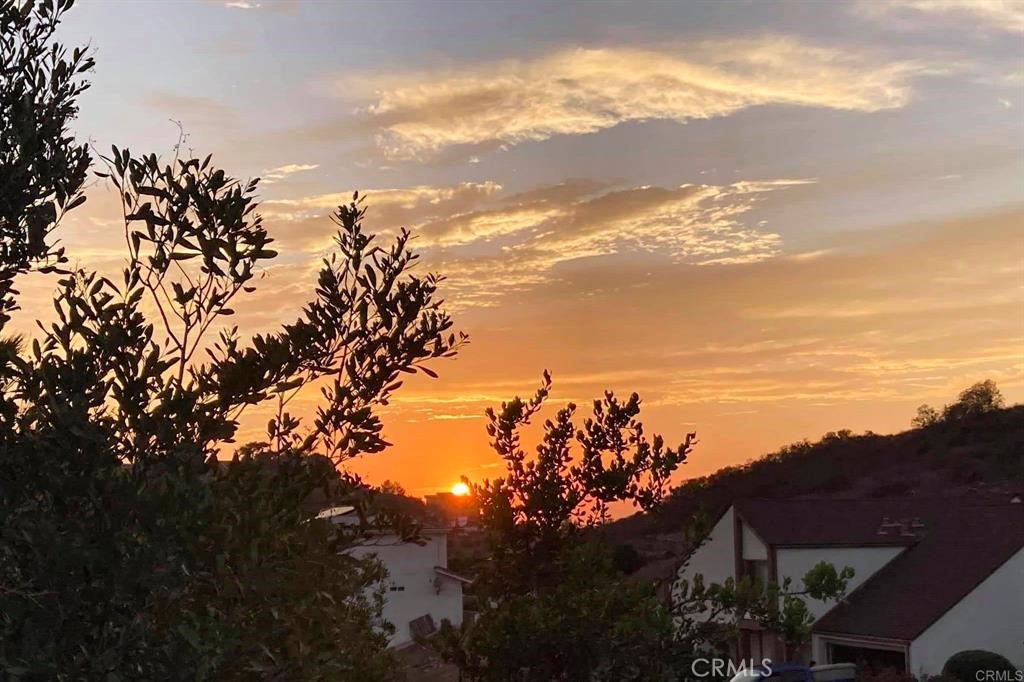 https://media.crmls.org/medias/5dfde552-51c1-4d0a-87c7-ed51ae611234.jpg?preset=X-Large