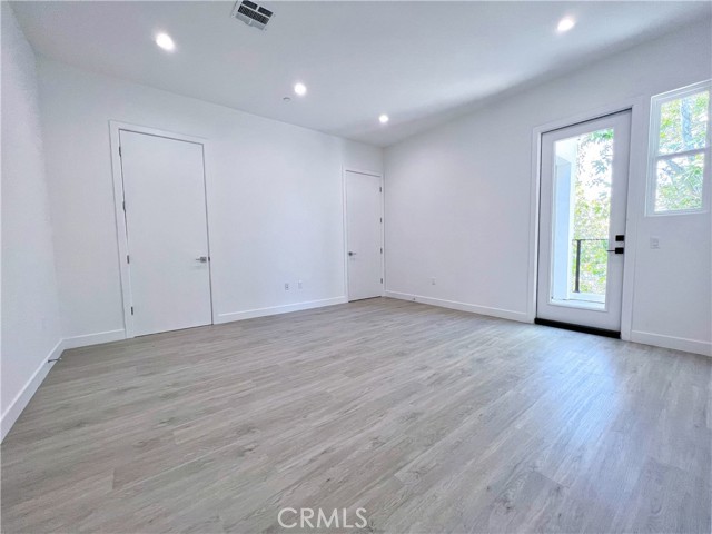 95 harkness Avenue, Pasadena CA: https://media.crmls.org/medias/5dfe18fb-0fce-4181-9bc1-fe7fc9258d6d.jpg