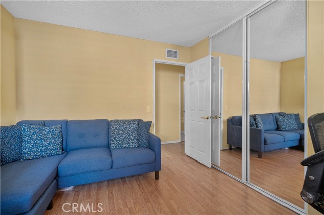 339 W Dawson Court, Glendora CA: https://media.crmls.org/medias/5dfe1a12-918d-4624-8f90-71f737f1f610.jpg