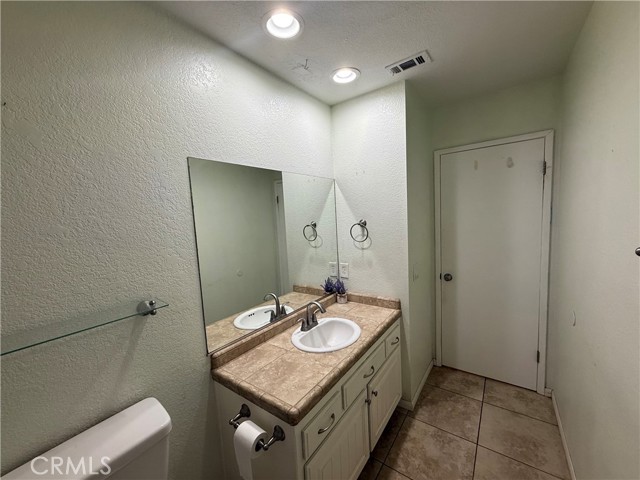 21275 Pocomoke Court, Apple Valley CA: https://media.crmls.org/medias/5dfe1bf6-bd62-4701-aefb-f2f75b5699d4.jpg