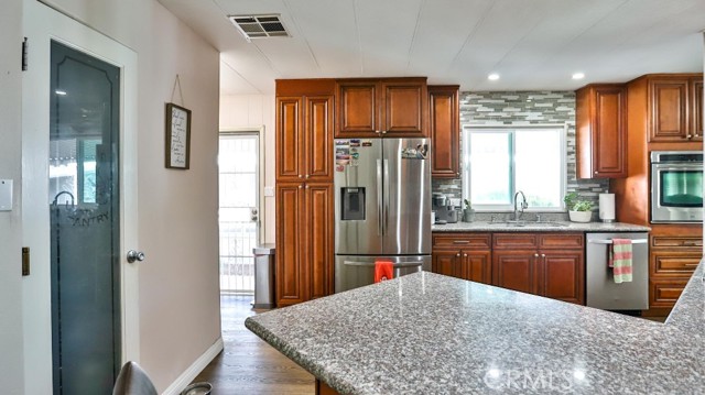 Detail Gallery Image 21 of 42 For 10770 W Katella Ave #14,  Anaheim,  CA 92804 - 2 Beds | 2 Baths