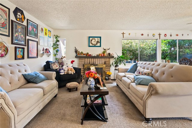 4271 Baggett Drive, Riverside CA: https://media.crmls.org/medias/5dffd5ec-da46-423d-8982-77fb25828fa6.jpg