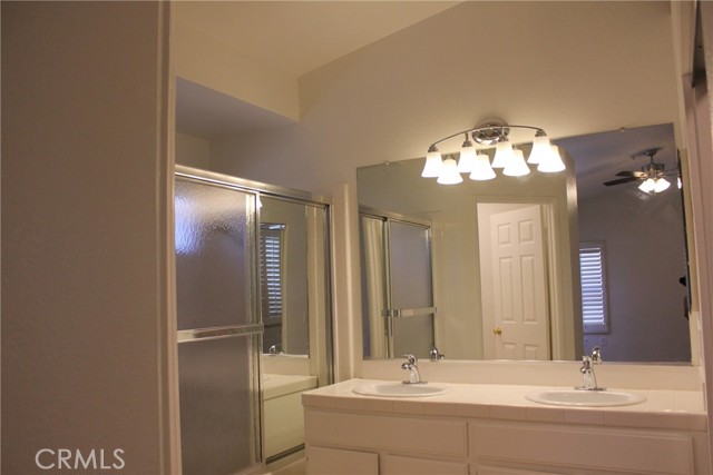 563 E City Court, Anaheim CA: https://media.crmls.org/medias/5dffe82d-f4b7-4357-a582-535debc4284b.jpg