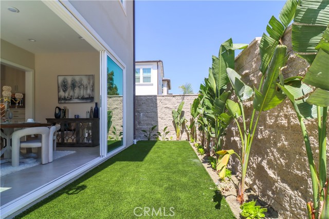 390 Riverbend, Lake Forest CA: https://media.crmls.org/medias/5dffecb1-a9b6-4e14-b455-e02834f04987.jpg