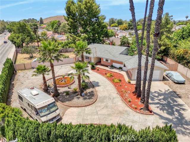 1633 Montgomery Road, Thousand Oaks CA: https://media.crmls.org/medias/5e0008b0-f7be-4963-9dd2-6841c408b477.jpg