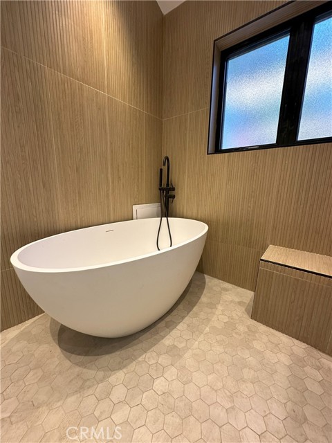 Detail Gallery Image 9 of 11 For 6701 Andasol Ave, Lake Balboa,  CA 91406 - 0 Beds | 1 Baths