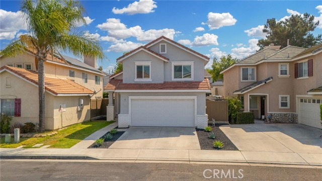 Detail Gallery Image 3 of 59 For 823 Pathfinder Way, Corona,  CA 92878 - 3 Beds | 2/1 Baths