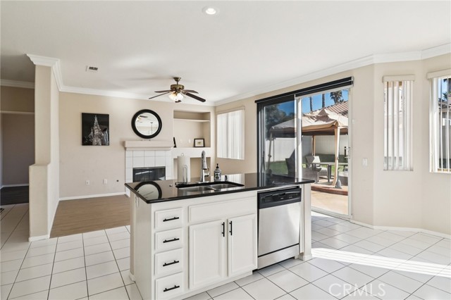 Detail Gallery Image 18 of 47 For 5667 Dartmoor Cir, Oceanside,  CA 92057 - 4 Beds | 3 Baths