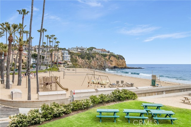 Detail Gallery Image 27 of 38 For 70 Emerald Bay, Laguna Beach,  CA 92651 - 4 Beds | 3/1 Baths