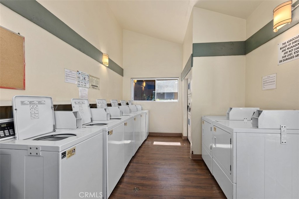 https://media.crmls.org/medias/5e037057-ed7a-4212-8b3a-57983c3d61a2.jpg?preset=X-Large