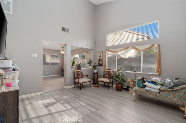 Detail Gallery Image 5 of 26 For 865 Honey Grove Way, Corona,  CA 92878 - 3 Beds | 2/1 Baths