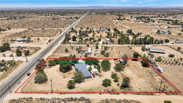 10325 Sheep Creek Road, Phelan CA: https://media.crmls.org/medias/5e03f993-e3ab-4f2b-8b8b-634406ea2549.jpg