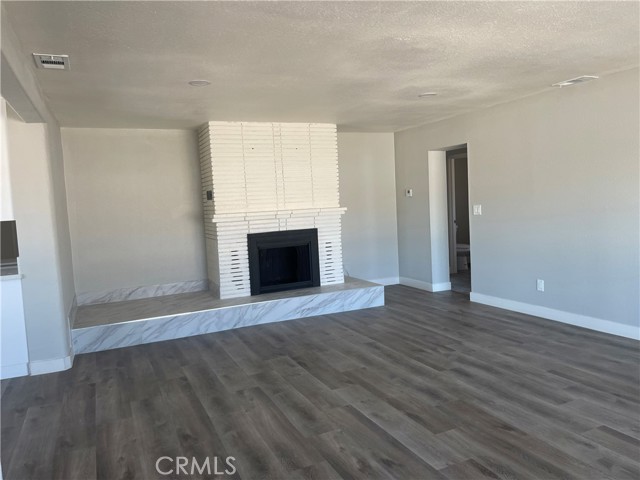 14877 Rodeo Drive, Victorville CA: https://media.crmls.org/medias/5e042279-b16d-47e3-bdbe-4bbff1075261.jpg