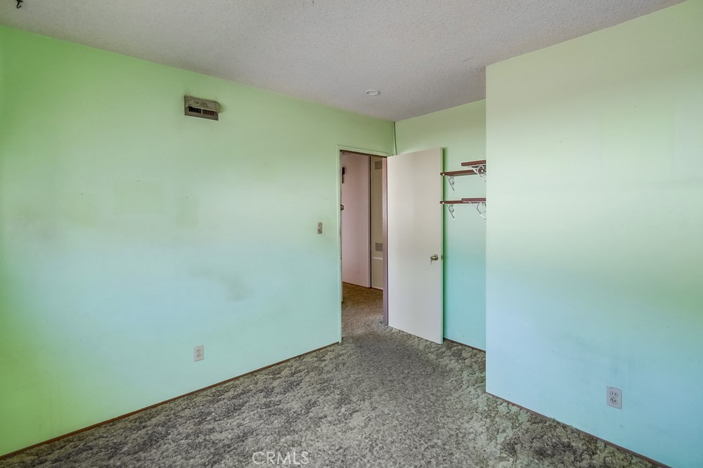 https://media.crmls.org/medias/5e04c06c-3e72-40fb-a08c-3d8741f26646.jpg?preset=X-Large