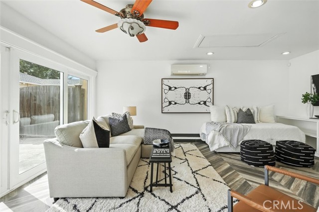 535 Panama Avenue, Long Beach CA: https://media.crmls.org/medias/5e05683d-15e0-4f88-8568-baa676873ad6.jpg