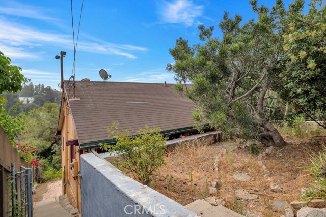 2052 N Alvarado N Street, Los Angeles CA: https://media.crmls.org/medias/5e056e6e-a440-4e90-af98-52a93ded0923.jpg